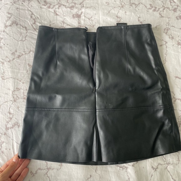 Lack leather mini skirt - Picture 2 of 2